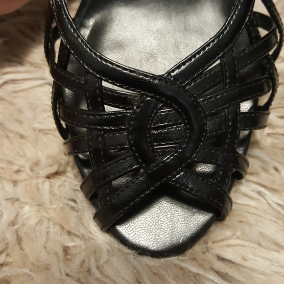 Black strappy apt. 9 heels - Picture 2 of 8